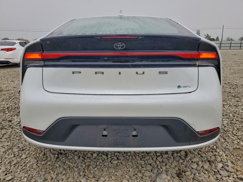 Фото 6 - TOYOTA PRIUS