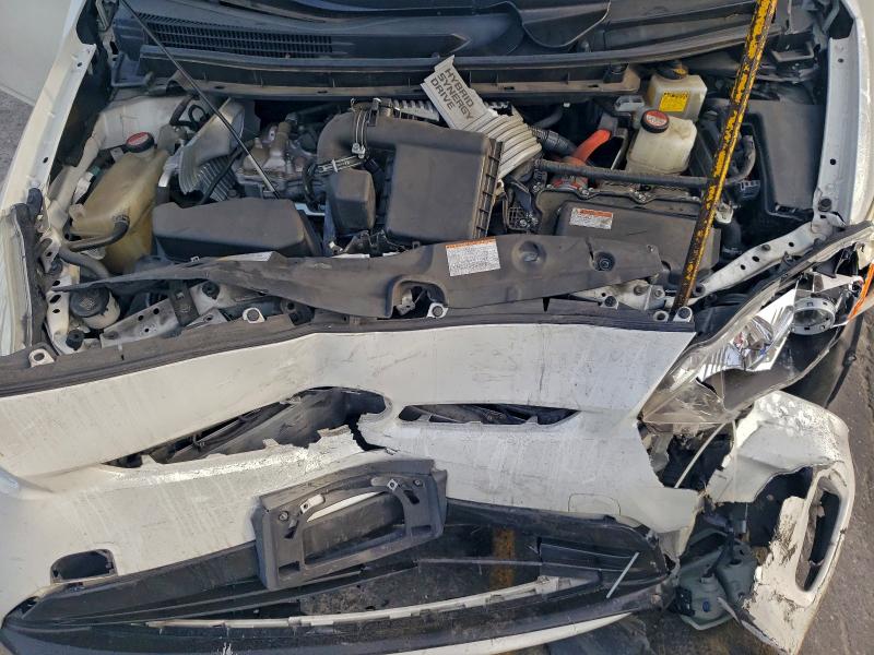 Фото 11 - TOYOTA PRIUS