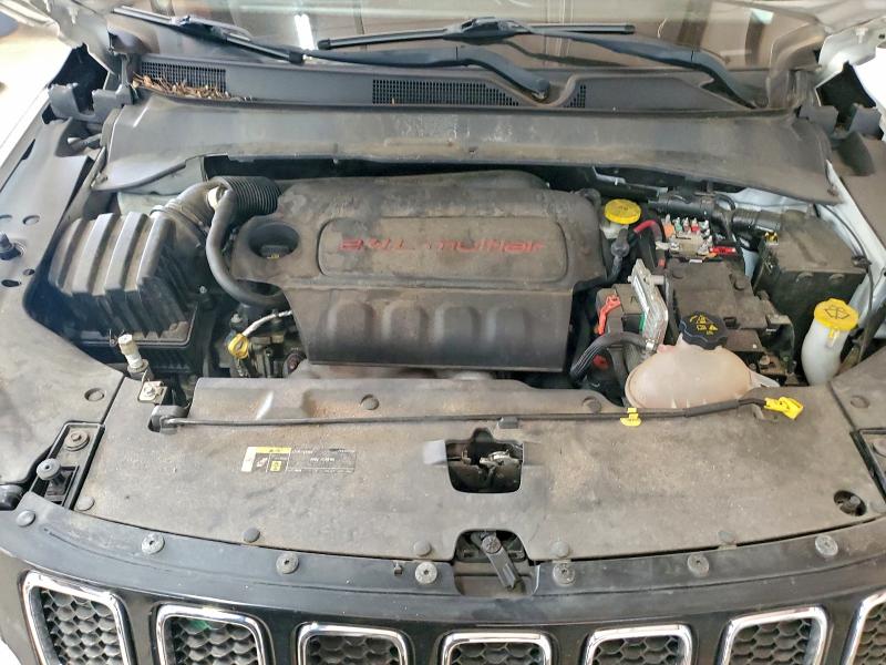 Фото 12 - JEEP COMPASS