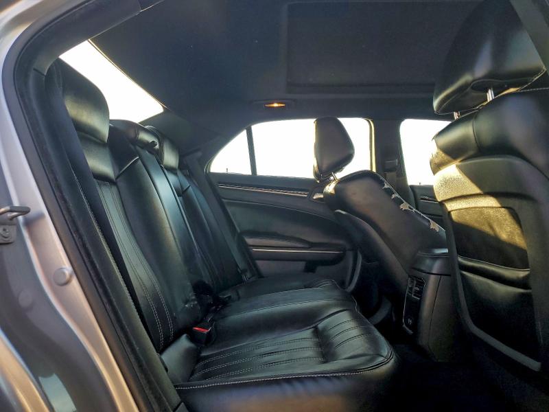 Фото 10 - CHRYSLER 300