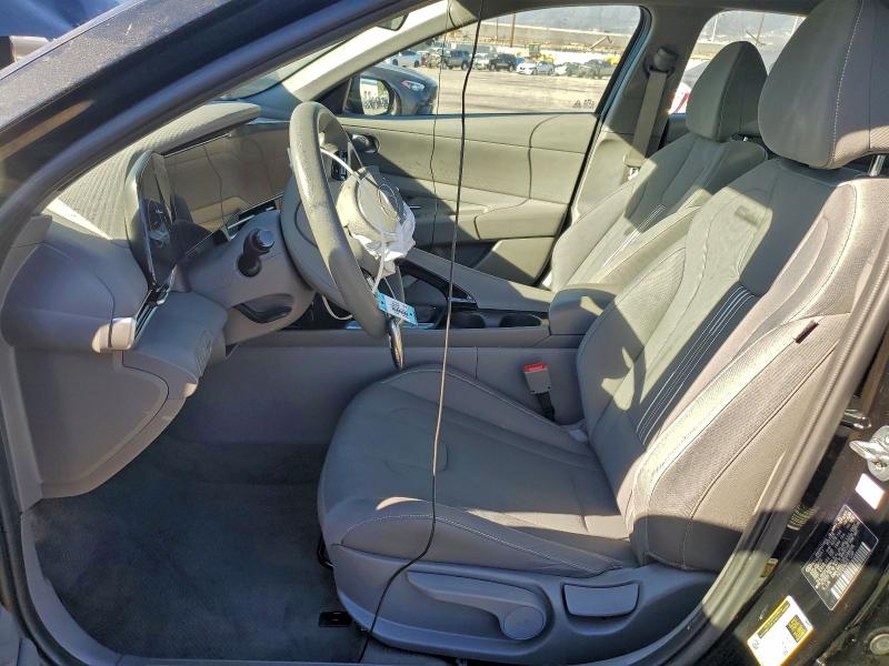 Фото 7 - HYUNDAI ELANTRA