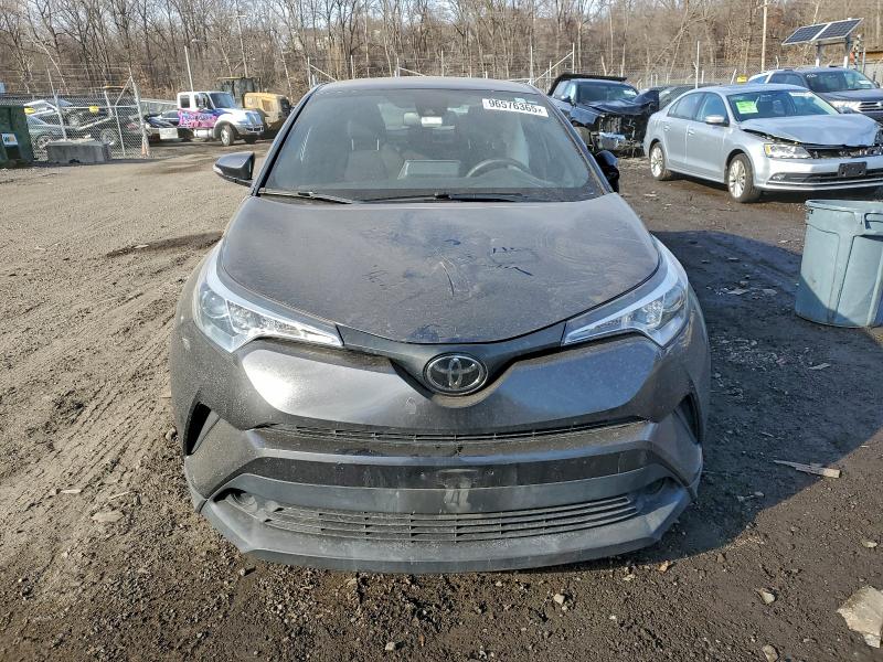 Фото 5 - TOYOTA C-HR