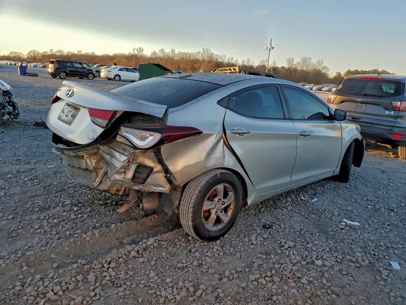 Фото 3 - HYUNDAI ELANTRA