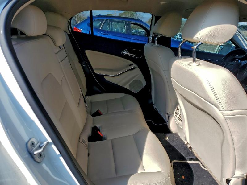 Фото 11 - MERCEDES-BENZ GLA-CLASS