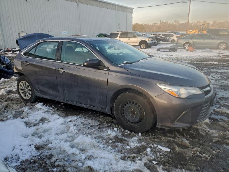 Фото 4 - TOYOTA CAMRY