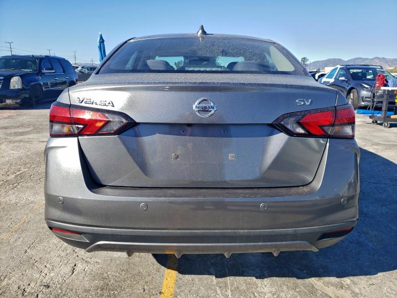 Фото 6 - NISSAN VERSA