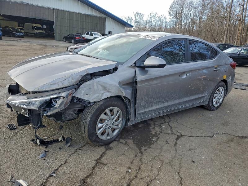 Фото 1 - HYUNDAI ELANTRA