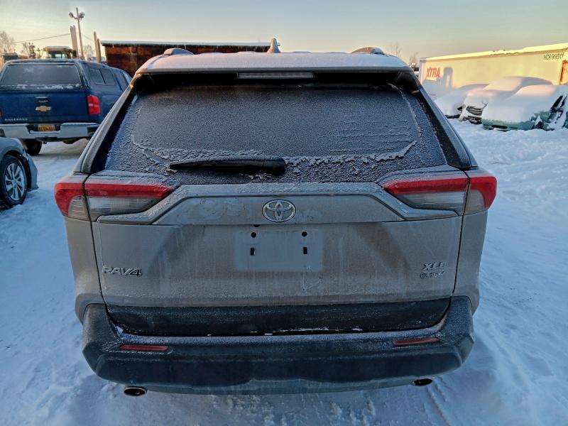 Фото 6 - TOYOTA RAV4