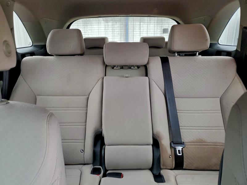 Фото 10 - KIA SORENTO