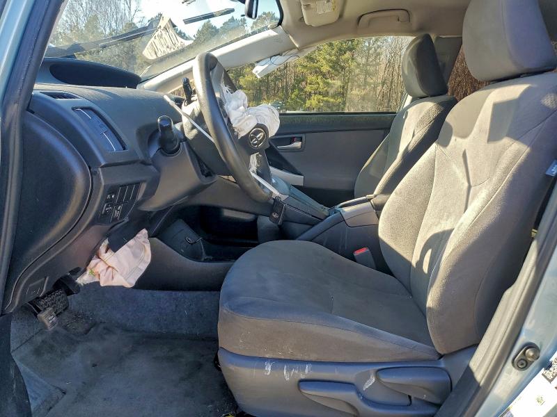 Фото 7 - TOYOTA PRIUS