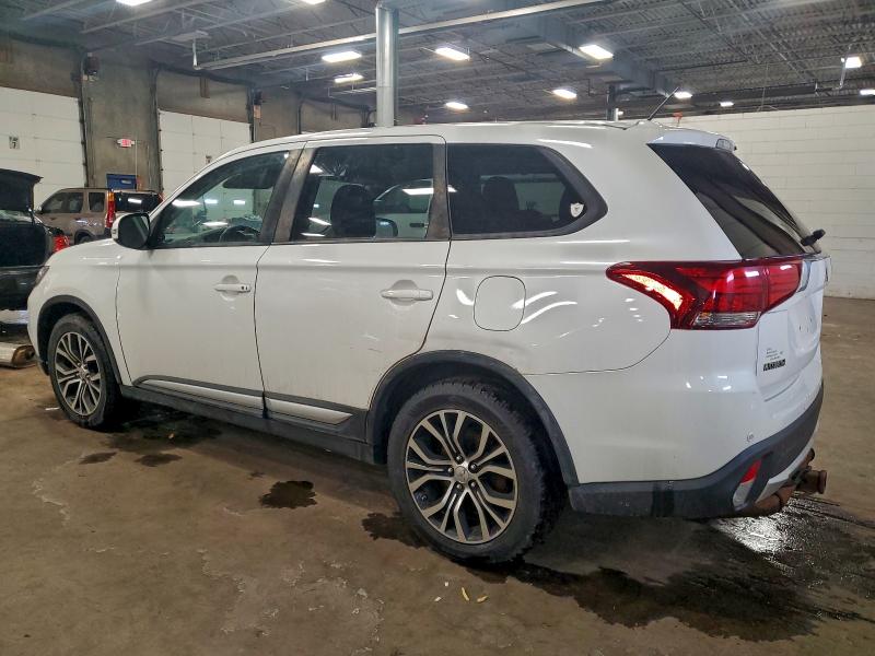 Фото 2 - MITSUBISHI OUTLANDER