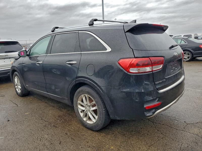 Фото 2 - KIA SORENTO