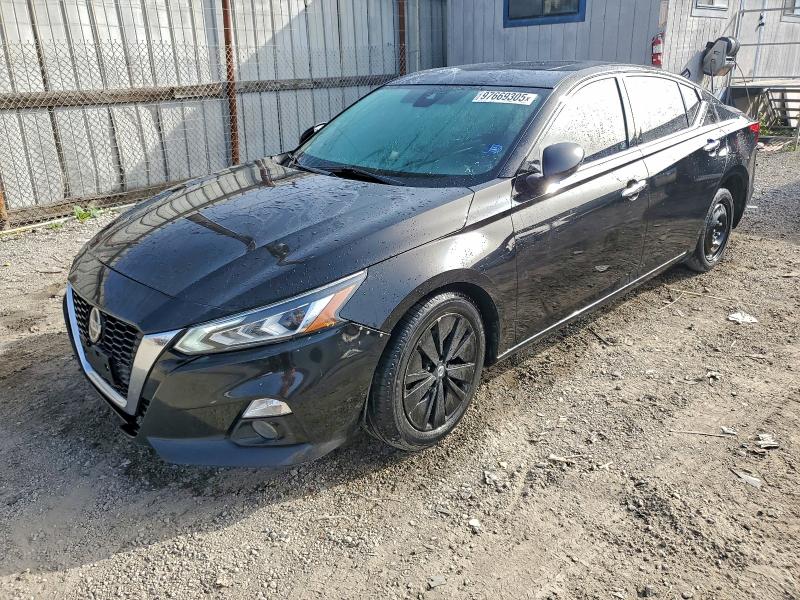 Фото 1 - NISSAN ALTIMA