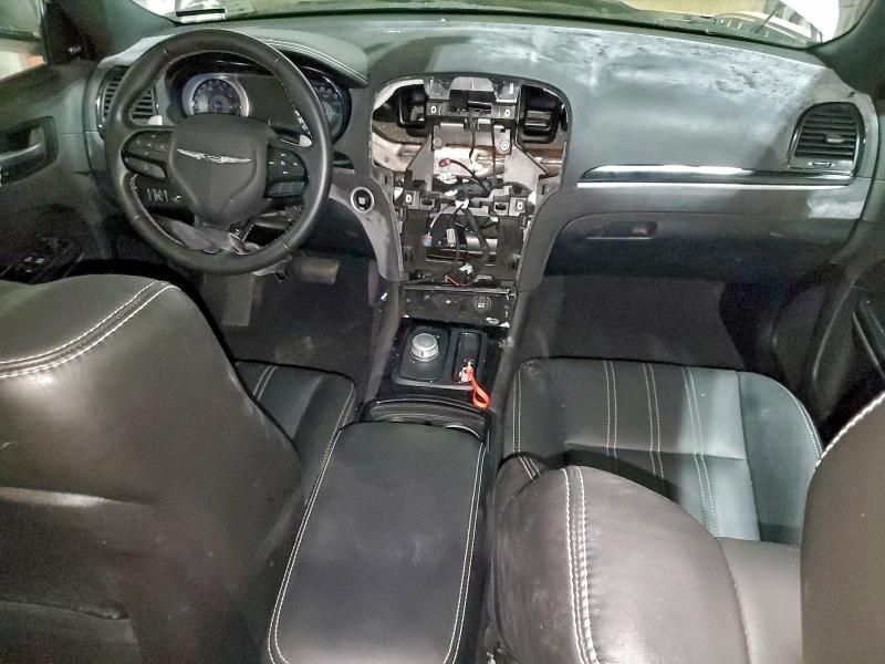 Фото 8 - CHRYSLER 300