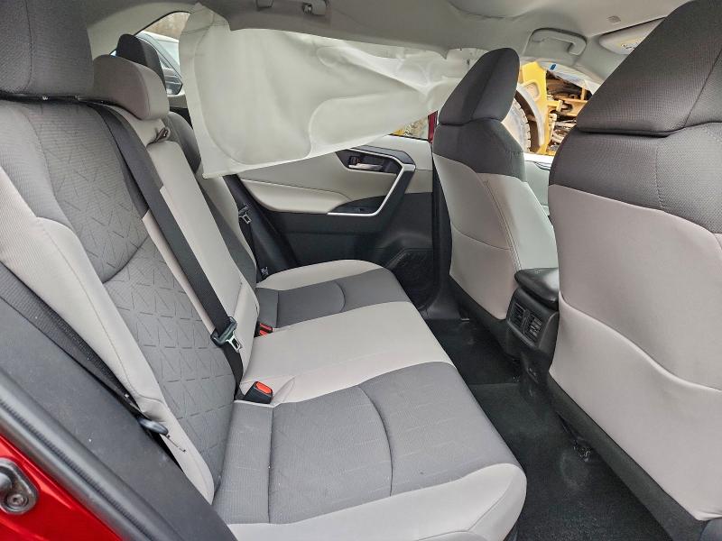 Фото 11 - TOYOTA RAV4