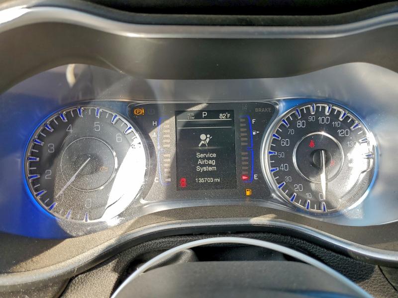 Фото 9 - CHRYSLER 200