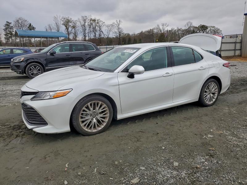Фото 1 - TOYOTA CAMRY