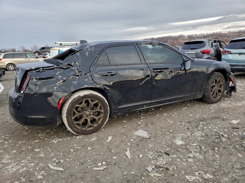 Фото 3 - CHRYSLER 300