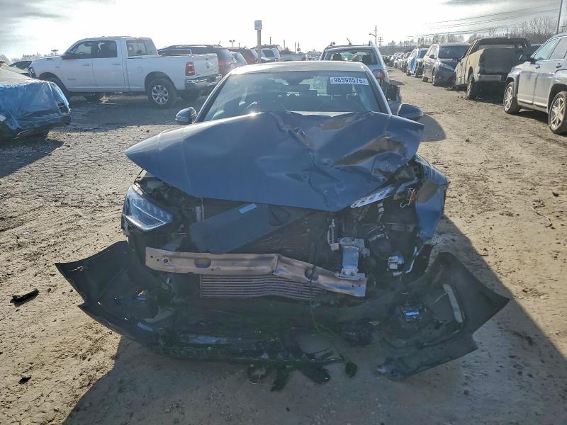 Фото 5 - AUDI A4