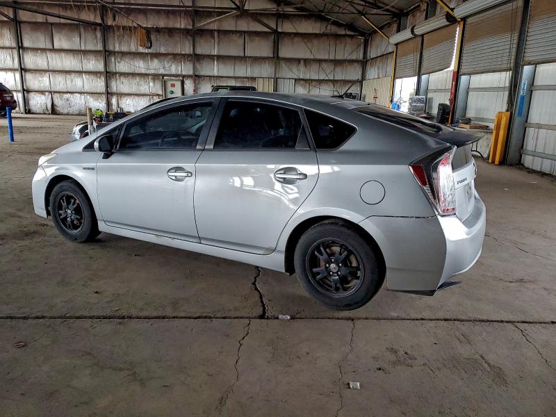 Фото 2 - TOYOTA PRIUS