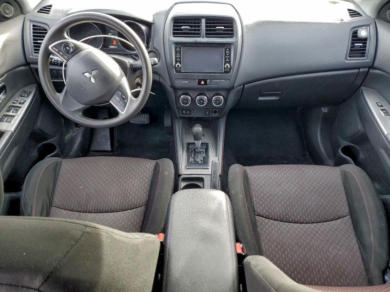 Фото 8 - MITSUBISHI OUTLANDER