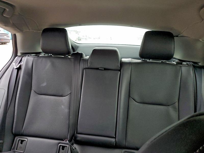 Фото 10 - TOYOTA PRIUS