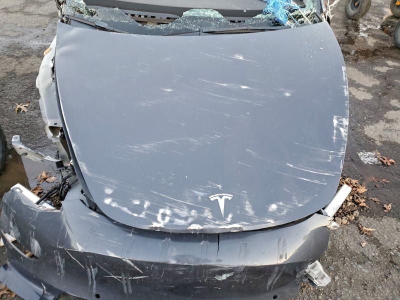 Фото 11 - TESLA MODEL 3