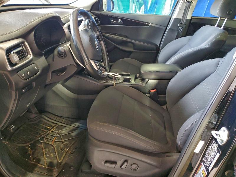 Фото 7 - KIA SORENTO