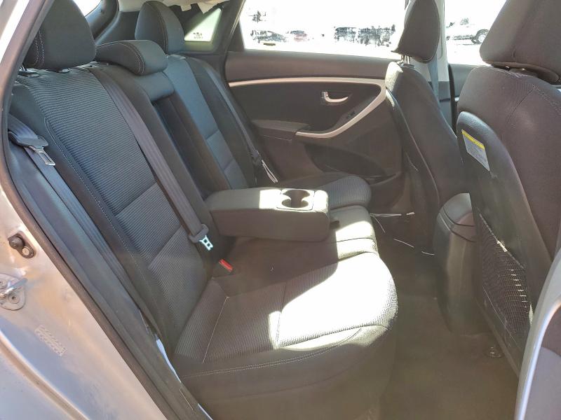 Фото 10 - HYUNDAI ELANTRA