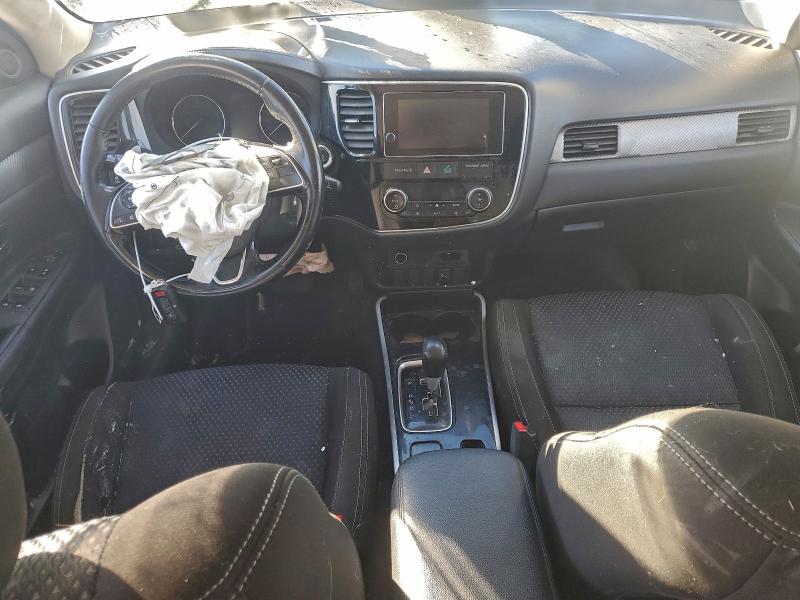 Фото 8 - MITSUBISHI OUTLANDER