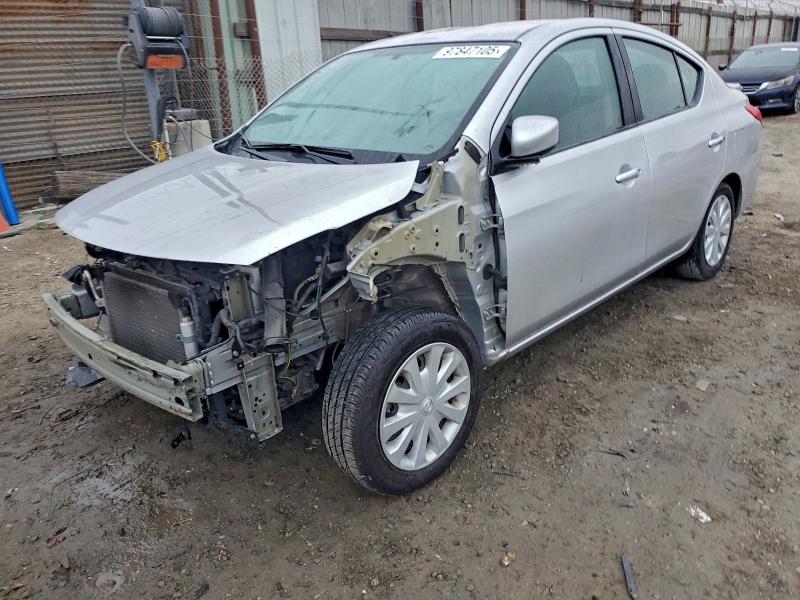 Фото 1 - NISSAN VERSA