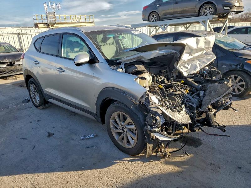 Фото 4 - HYUNDAI TUCSON