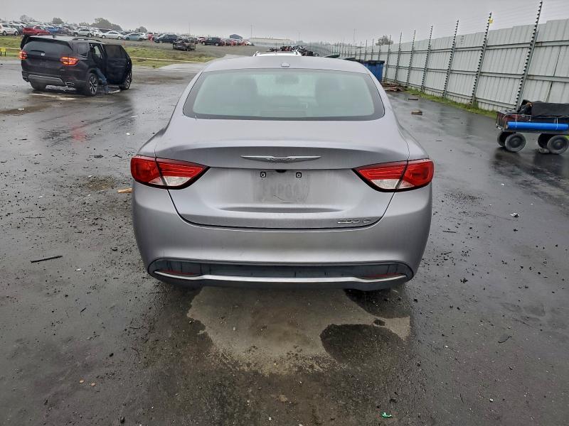 Фото 6 - CHRYSLER 200