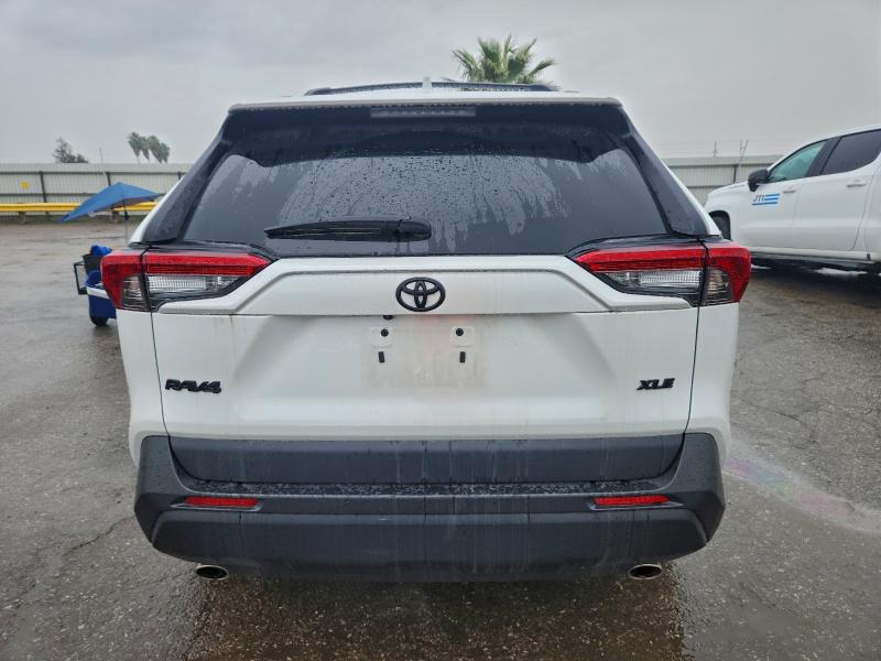 Фото 6 - TOYOTA RAV4