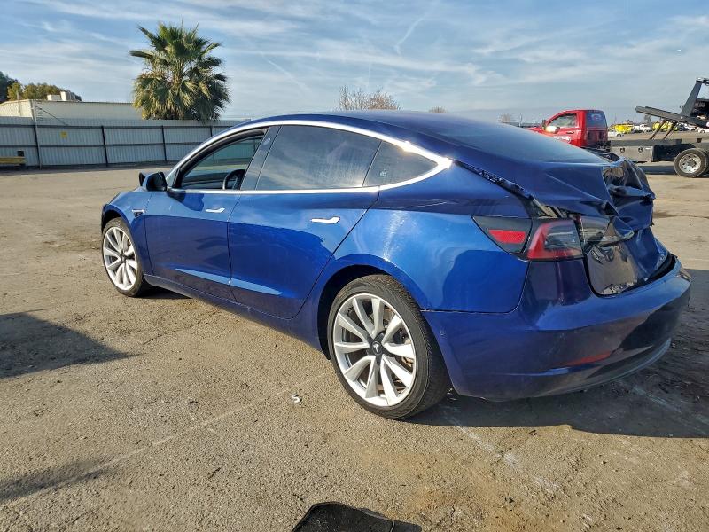 Фото 2 - TESLA MODEL 3