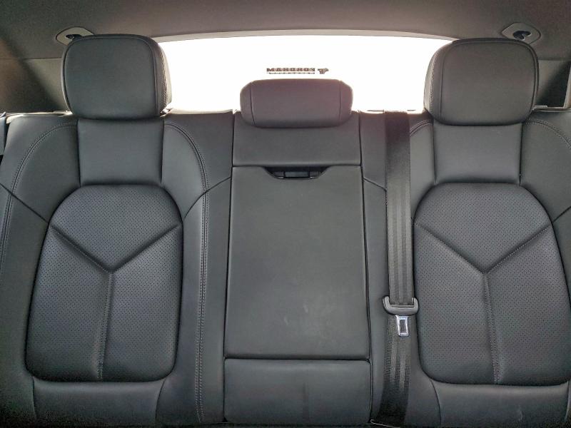 Фото 10 - PORSCHE MACAN