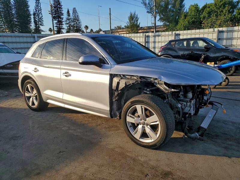 Фото 4 - AUDI Q5