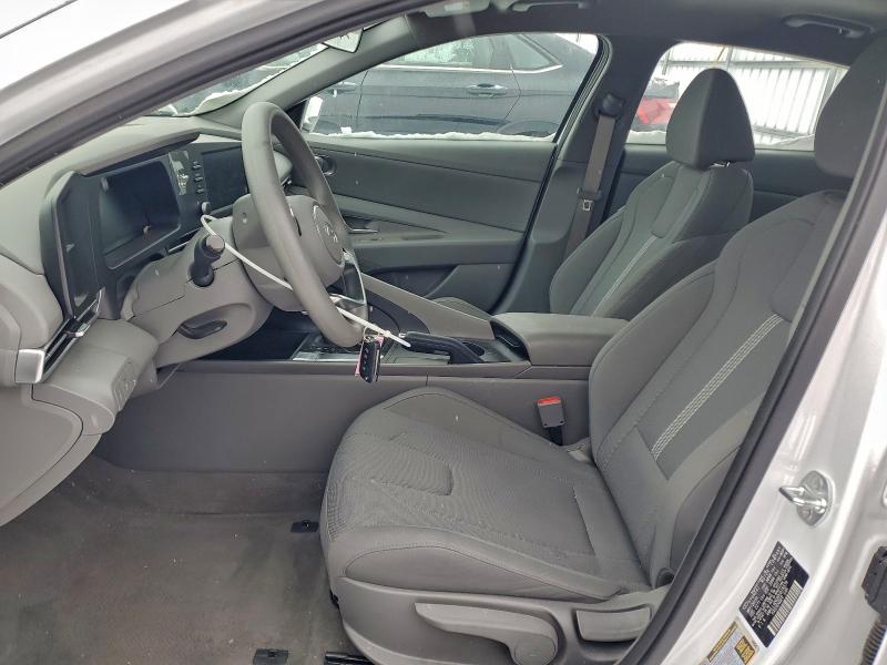 Фото 7 - HYUNDAI ELANTRA