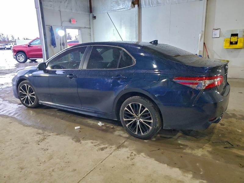 Фото 2 - TOYOTA CAMRY