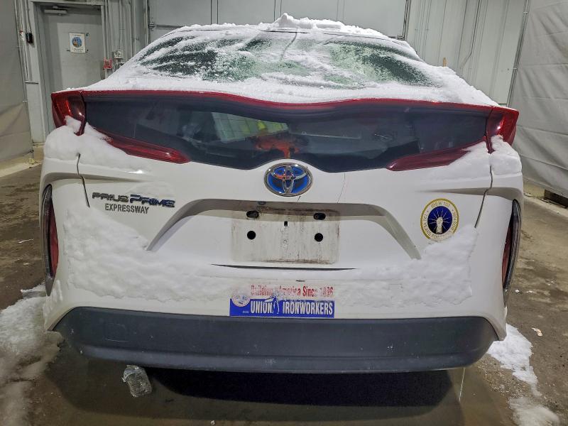 Фото 6 - TOYOTA PRIUS