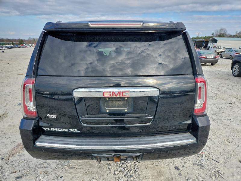 Фото 6 - GMC YUKON