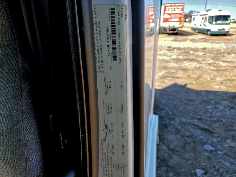 Фото 10 - VOLVO VN