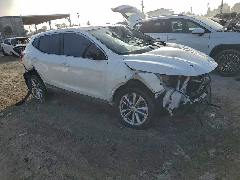 Фото 4 - NISSAN ROGUE