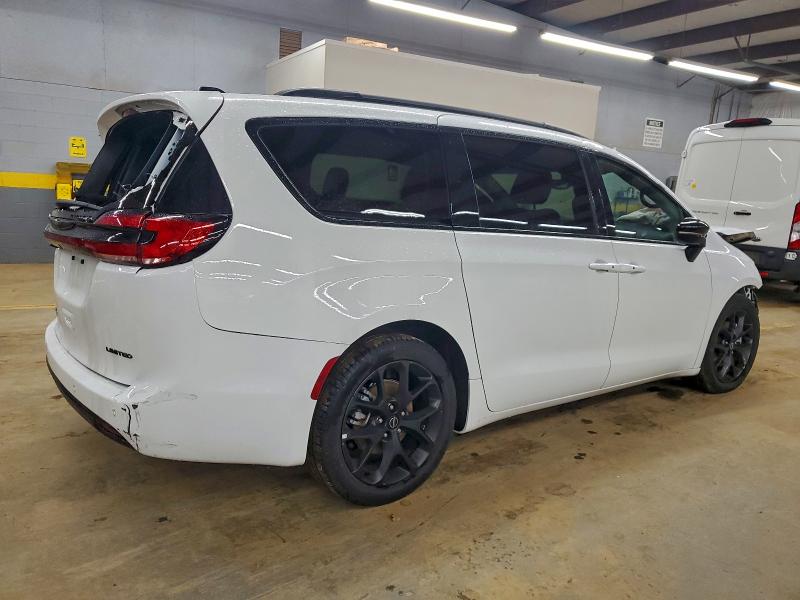 Фото 3 - CHRYSLER PACIFICA