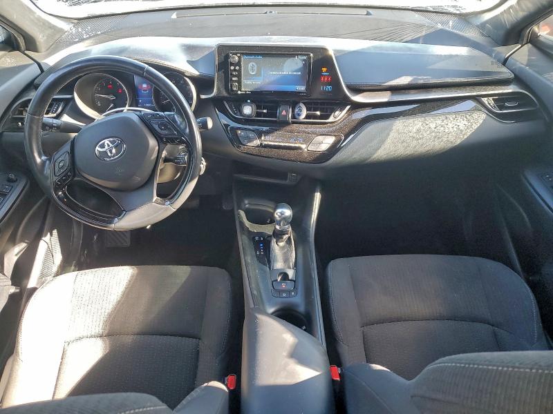 Фото 8 - TOYOTA C-HR