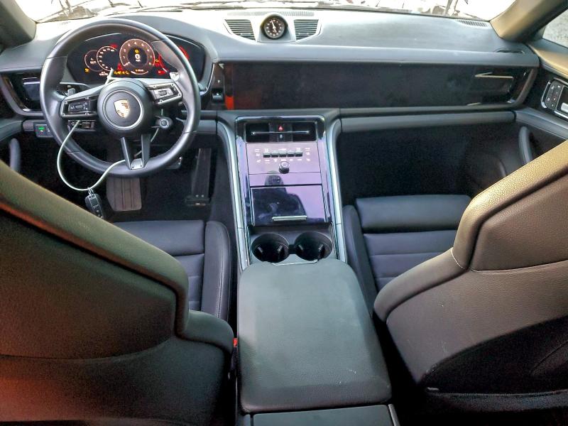 Фото 8 - PORSCHE PANAMERA