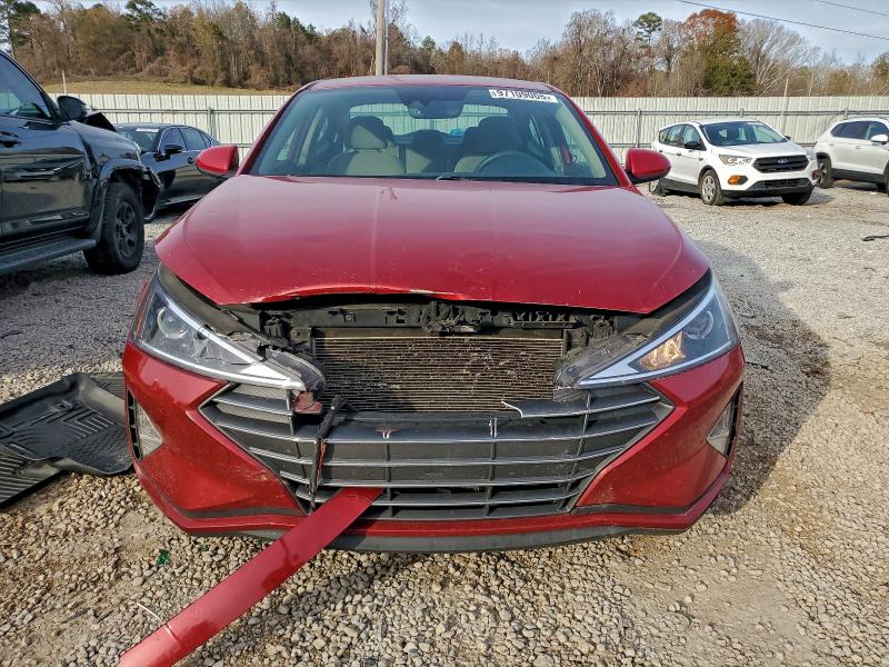 Фото 5 - HYUNDAI ELANTRA