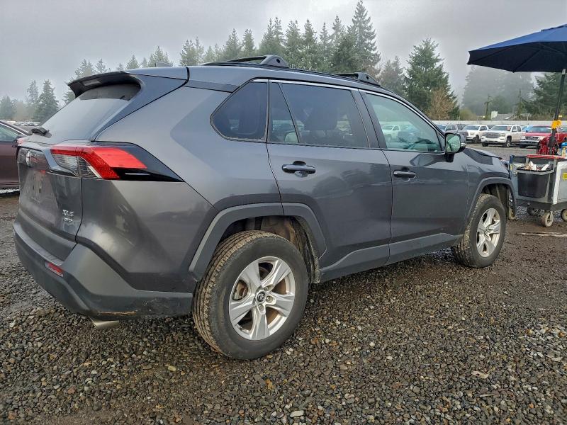 Фото 3 - TOYOTA RAV4