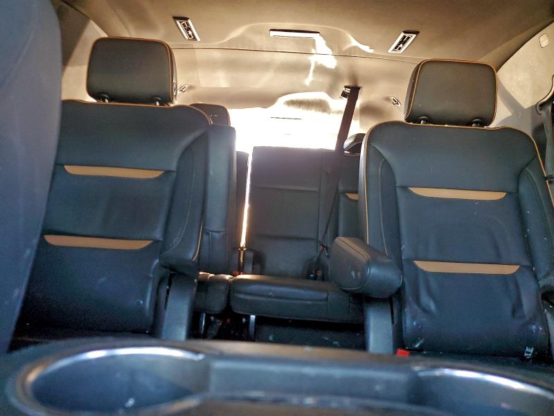 Фото 10 - GMC YUKON