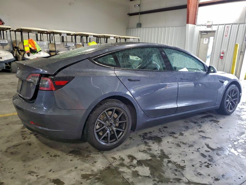 Фото 3 - TESLA MODEL 3